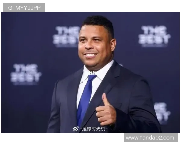 足球明星的日常生活揭秘:训练之外的休闲与家庭时光 足球明星的日常生活揭秘:训练之外的休闲与家庭时光