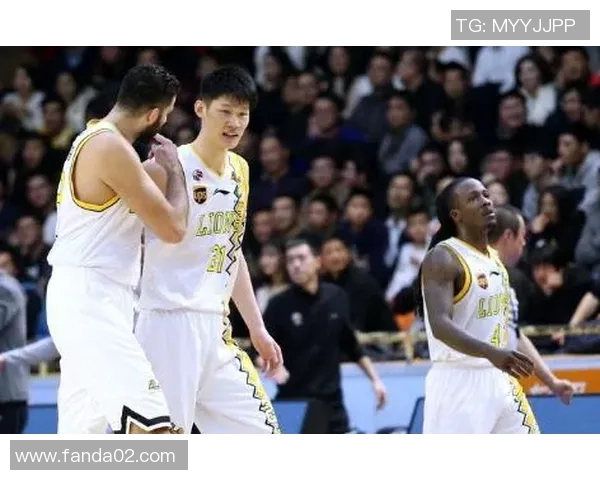 成都乒乓球队在大师赛积分榜上以82分稳居第一名展现强劲实力 成都乒乓球队在大师赛积分榜上以82分稳居第一名展现强劲实力