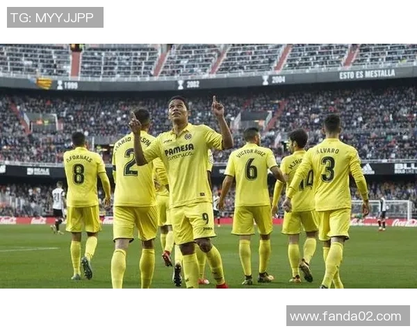 成都足球队近期状态分析与未来发展展望探讨 成都足球队近期状态分析与未来发展展望探讨