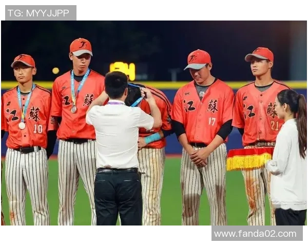 杭州羽毛球队在杯赛积分榜上以75分稳居第一名展现强劲实力