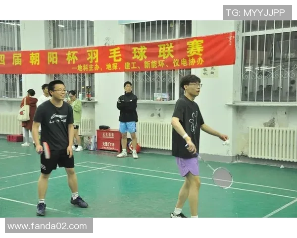 广州羽毛球队在奥运会中的团队协作展现出卓越精神与默契配合